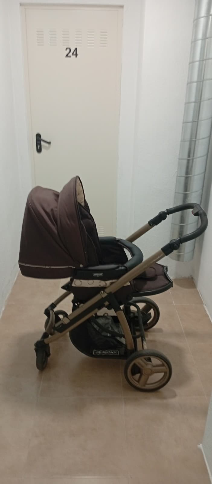 Carrito de Bebé Bebecar. Sillita de paseo+Marrón beige
